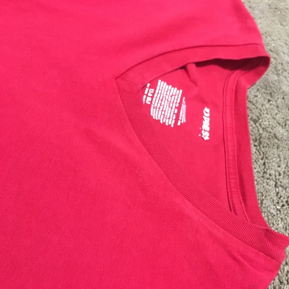 Express Fitted V-neck - Picture 2 of 4