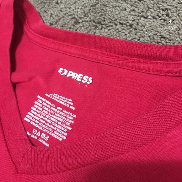 Express Fitted V-neck - Picture 4 of 4