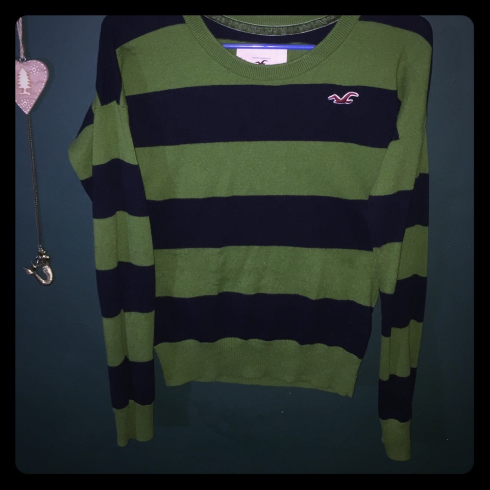 ✅3 for $15✅Hollister M stripped sweater