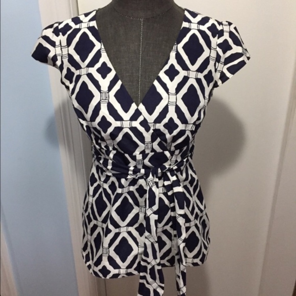 Lily Pulitzer Navy And Cream Blouse Size Small.
