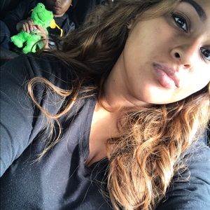 Meet your Posher, Roxan