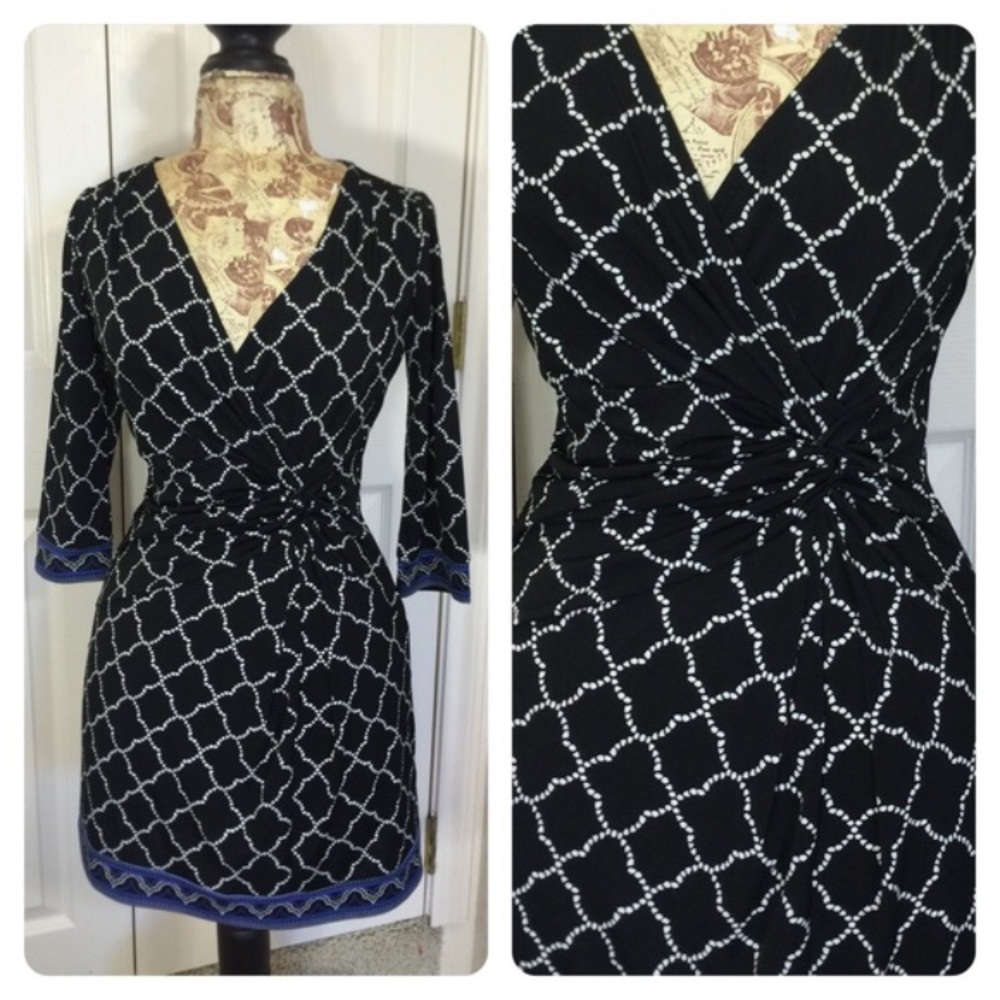 White House Black Market  Black/white Top XS