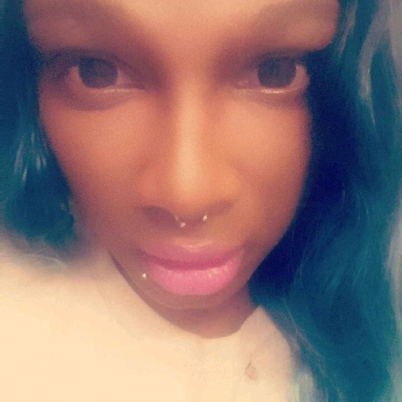 Meet your Posher, Ariel - Picture 1 of 1