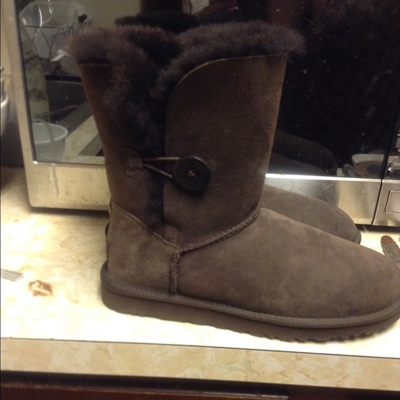 jodeci boots 33 ugg shoes uggs chocolate brown size 8 jodeci boots 33 ugg shoes uggs chocolate brown size 8