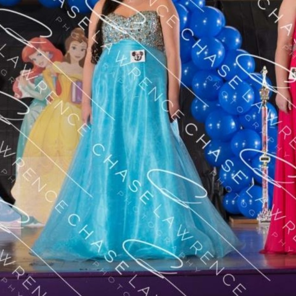 Blue strapless prom/pageant dress