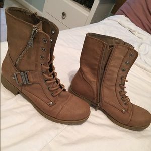 Guess combat boots