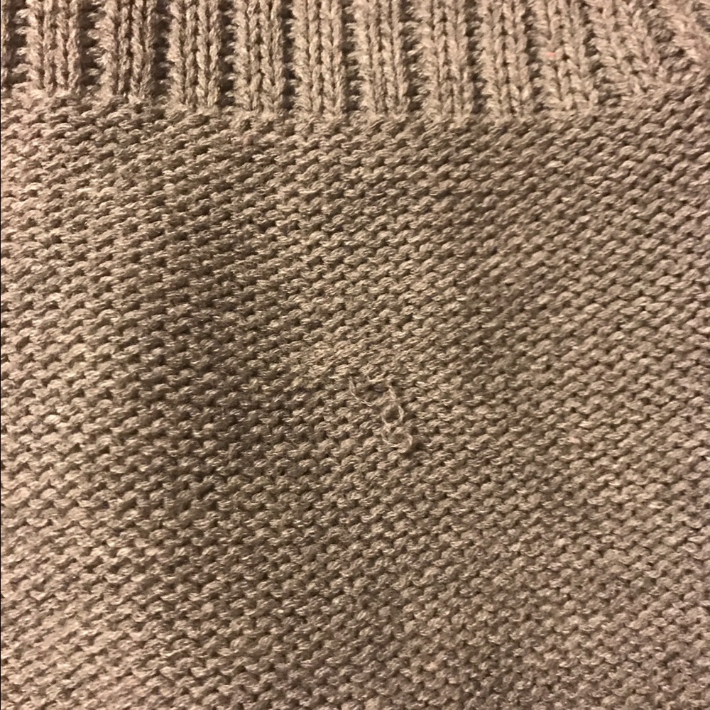 Gray sweater - Picture 4 of 4