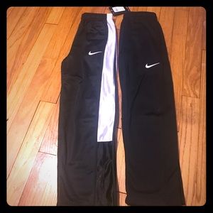 2 Boys Nike pants size 6