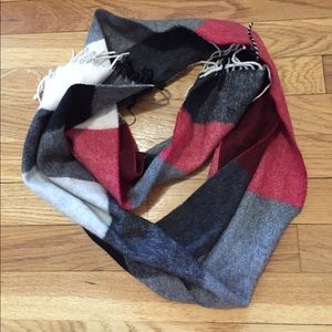 Cute scarf in Georgia colors