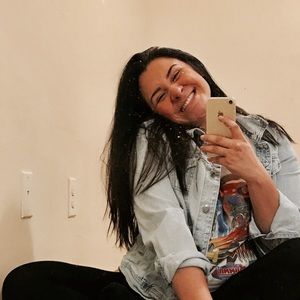 Meet your Posher, Leslie