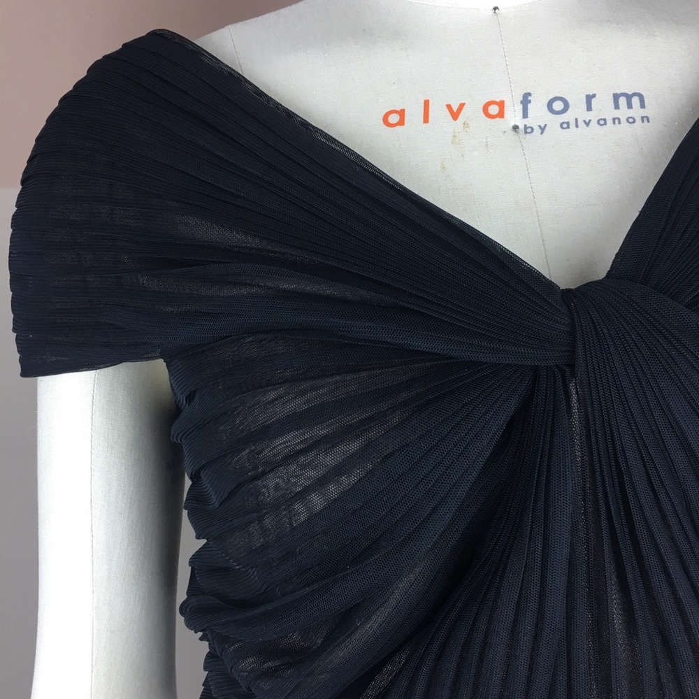 🚫SOLD! Long black gown by Tadashi Shoji