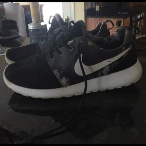 Army Custom Nike Roshes