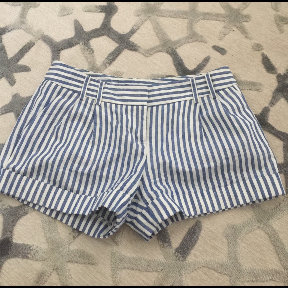 Linen shorts