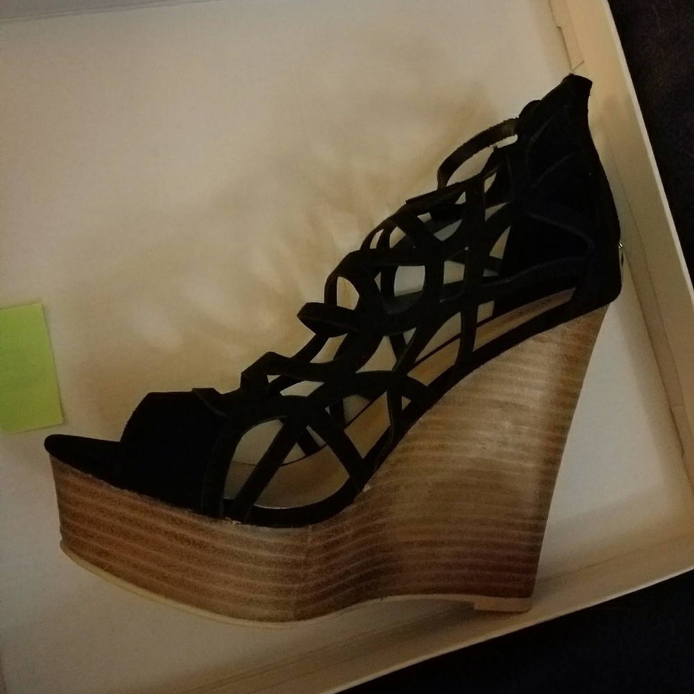 SOLD $30 - Shoes black strappy US 8.5M Suede - Picture 3 of 8