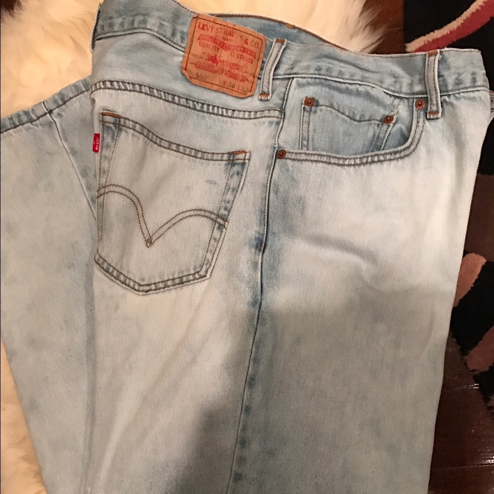 Levi's White Wash Comfort Fit Jeans🔴Sale🔴