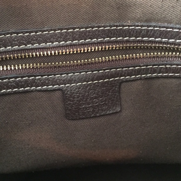 Gucci over the shoulder purse - Picture 4 of 8