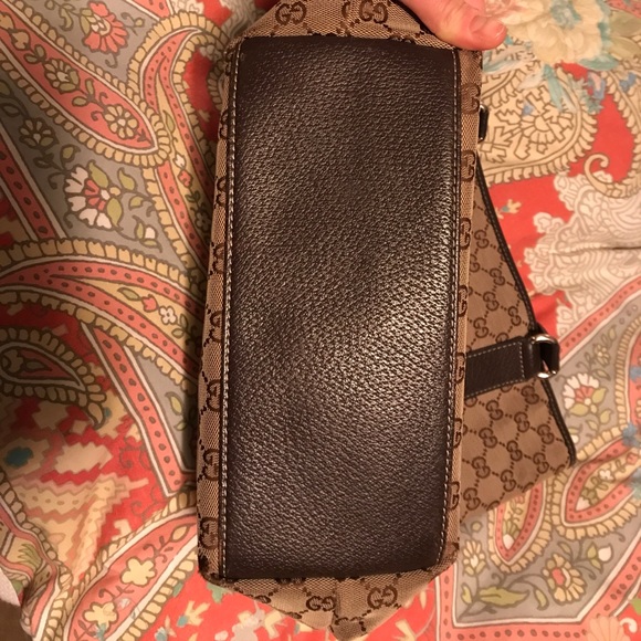 Gucci over the shoulder purse - Picture 5 of 8