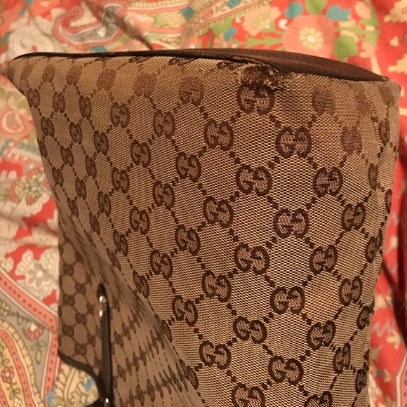 Gucci over the shoulder purse - Picture 6 of 8