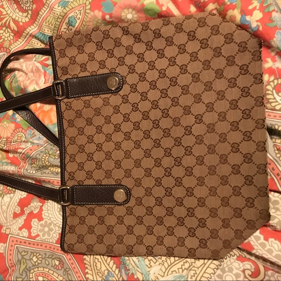 Gucci over the shoulder purse - Picture 7 of 8