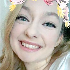 Meet your Posher, Cassandra