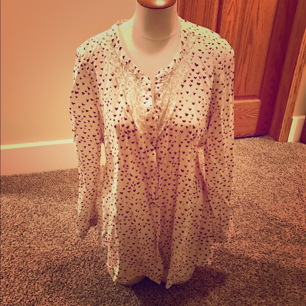 Heart maternity blouse