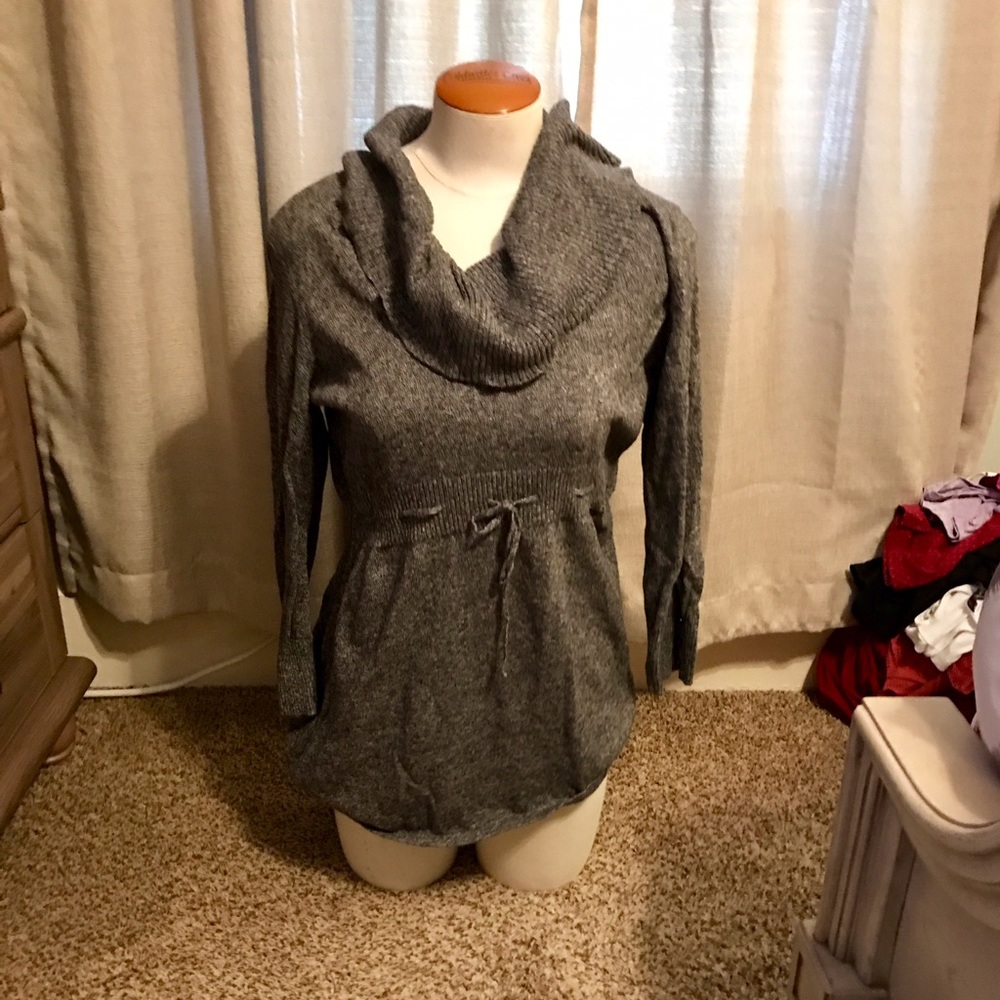 Gray maternity sweater