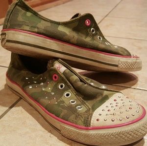 Size 3 girls Justice shoes