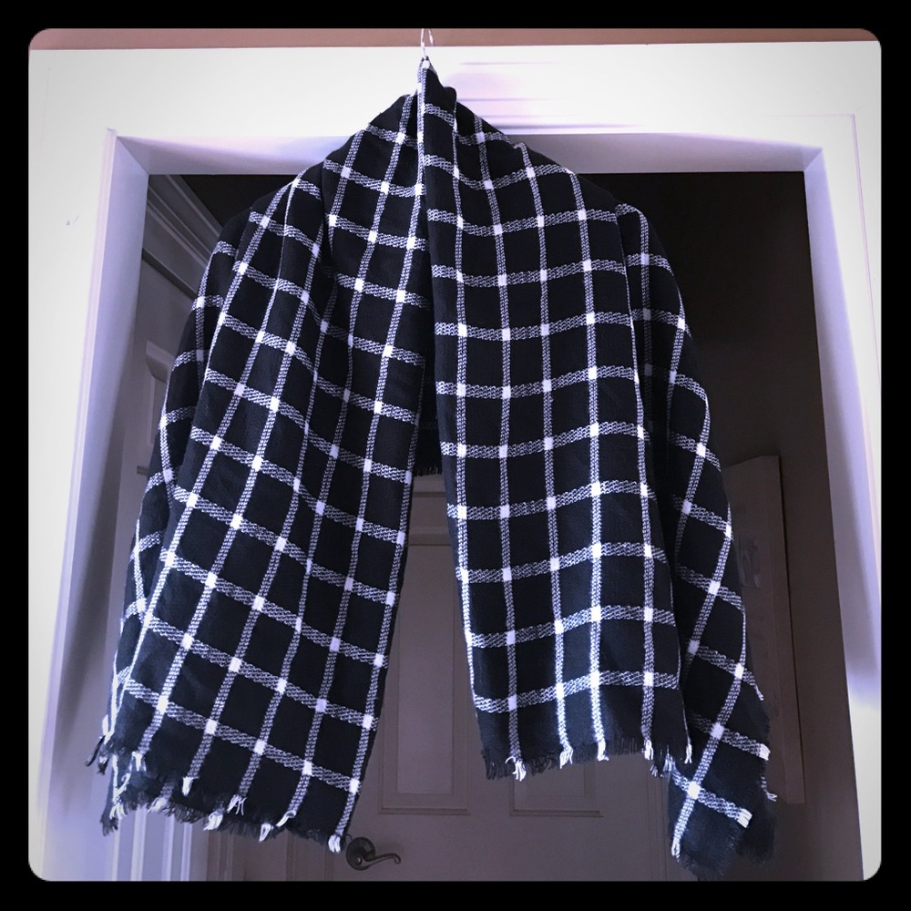 Large Sweater-Scarf
