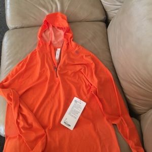 Metal Tech Vent Hoodie Size M NWT