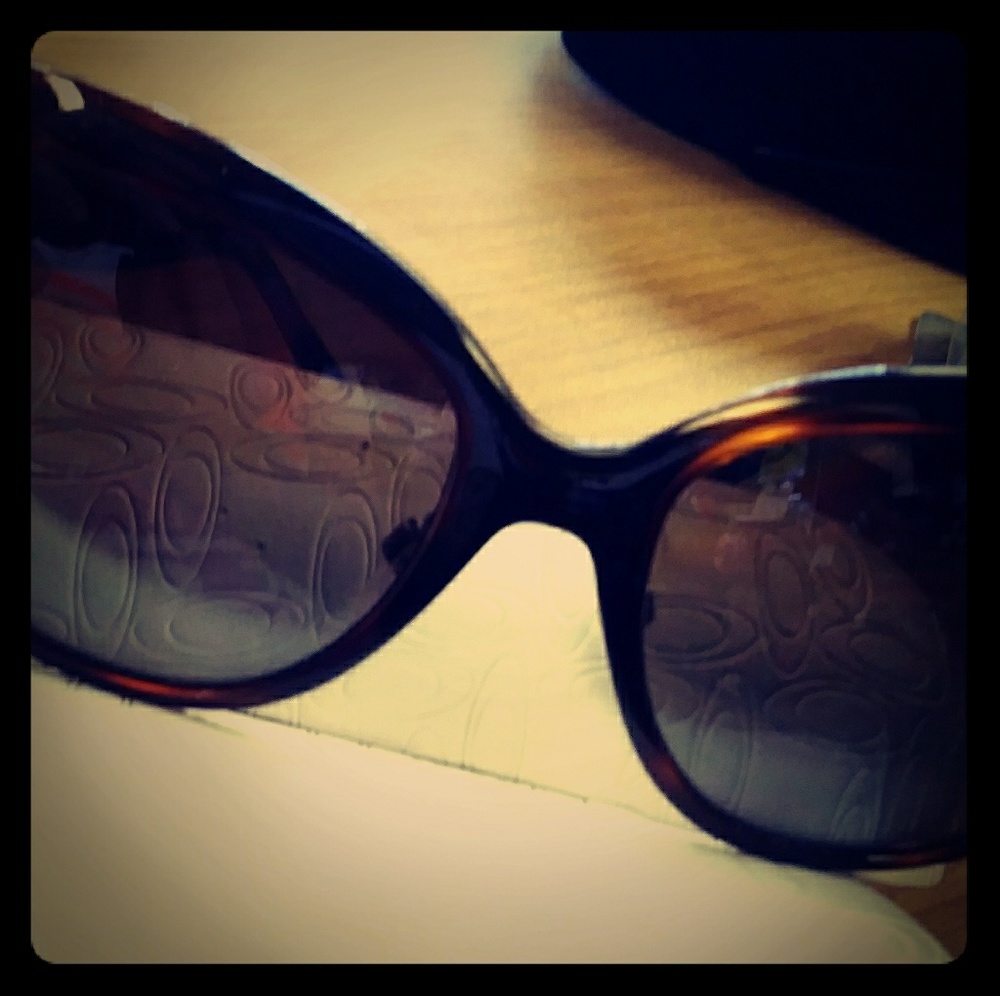 Burberry cat eye sunglasses