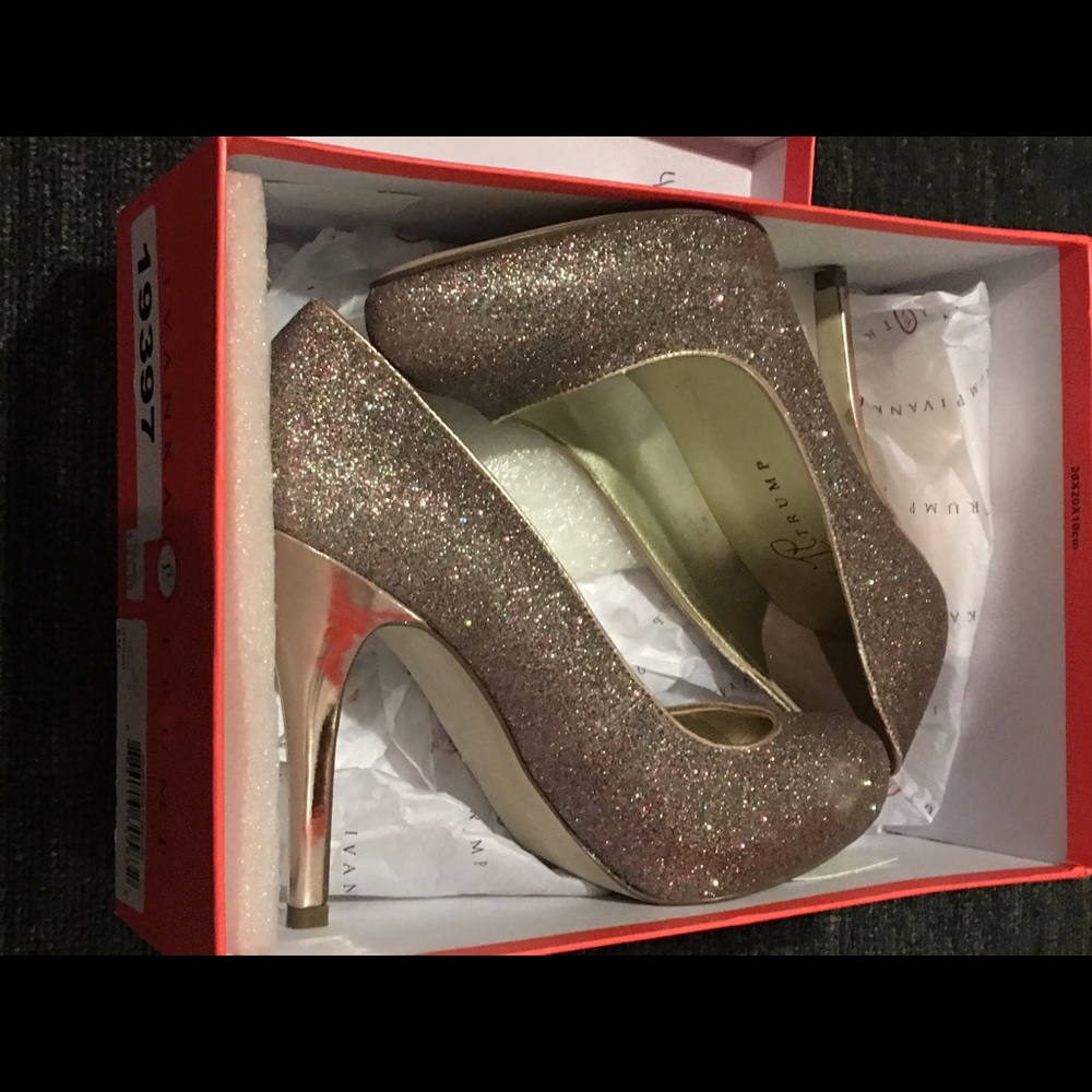 Ivanka trump pink multi color size 8