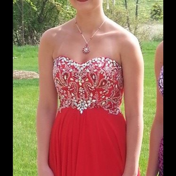 Prom Dress - Picture 2 of 4