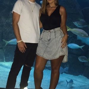 Acid washed high low skirt