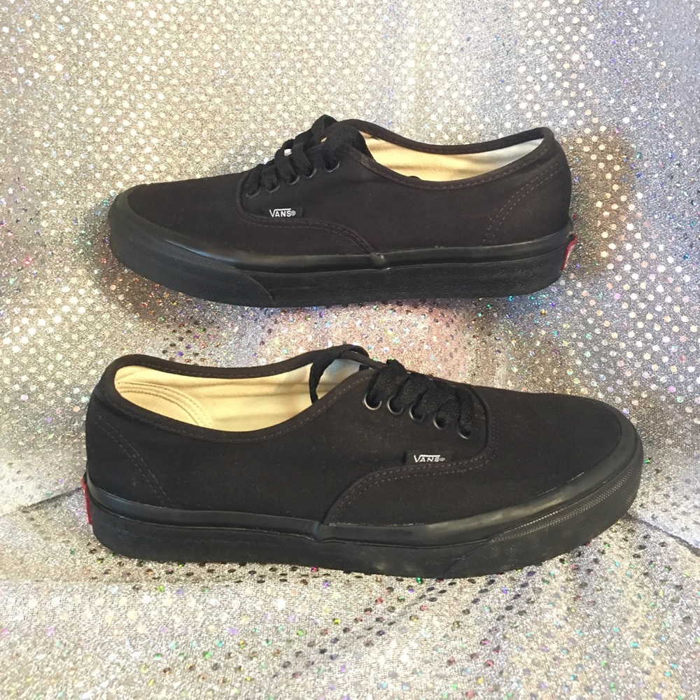 VANS ‼️SEE BELOW‼️ (DUAL LISTING FOR WOMEN 8.5)