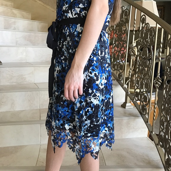 T Tahari Lincoln lace dress - Picture 8 of 8