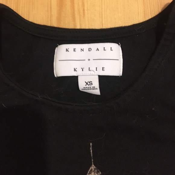 KENDALL AND KYLIE CUTE DESIGNED CROP TOP - Picture 2 of 3