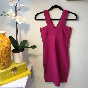 Magenta bodi con mini dress