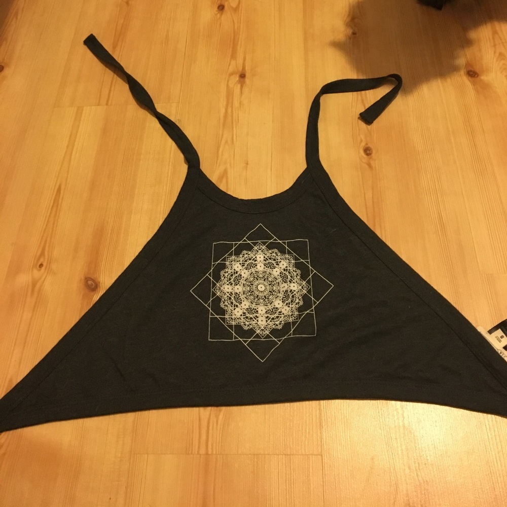 PRETTY HIPPY HALTER TOP