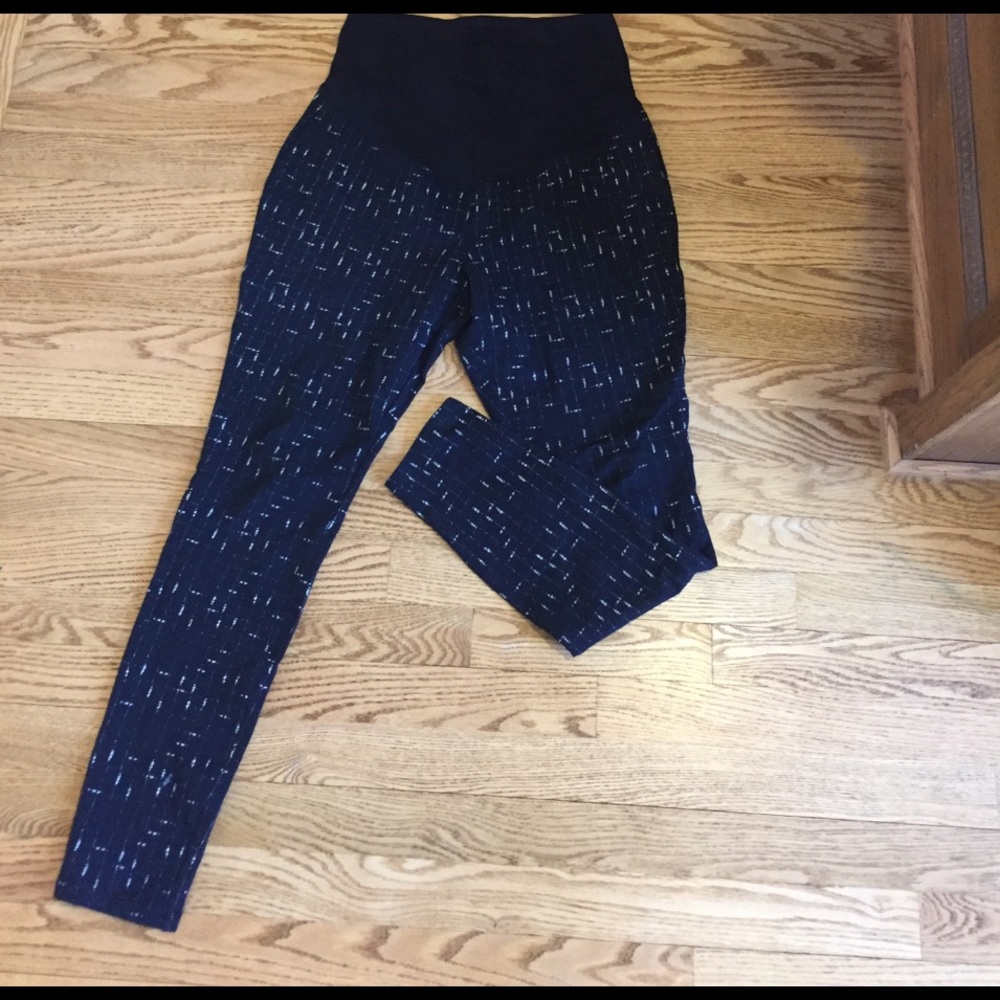 Old Navy printed maternity leggings