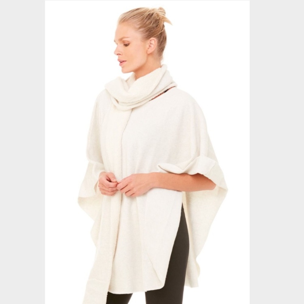 NWT Alo Yoga Wrap Poncho