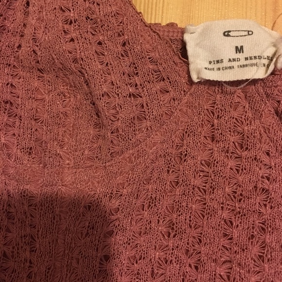 ROSEY COLORED PAC SUN CROP PERFECT FOR SUMMER - Picture 2 of 3