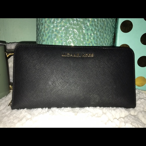 Micheal Kors wallet - Picture 1 of 4