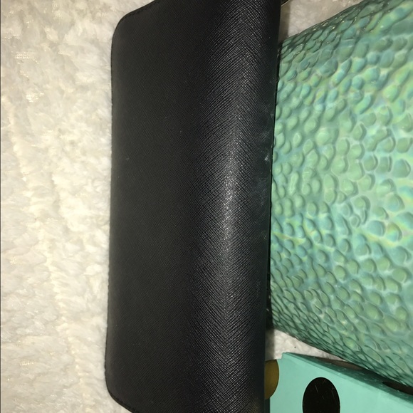 Micheal Kors wallet - Picture 4 of 4