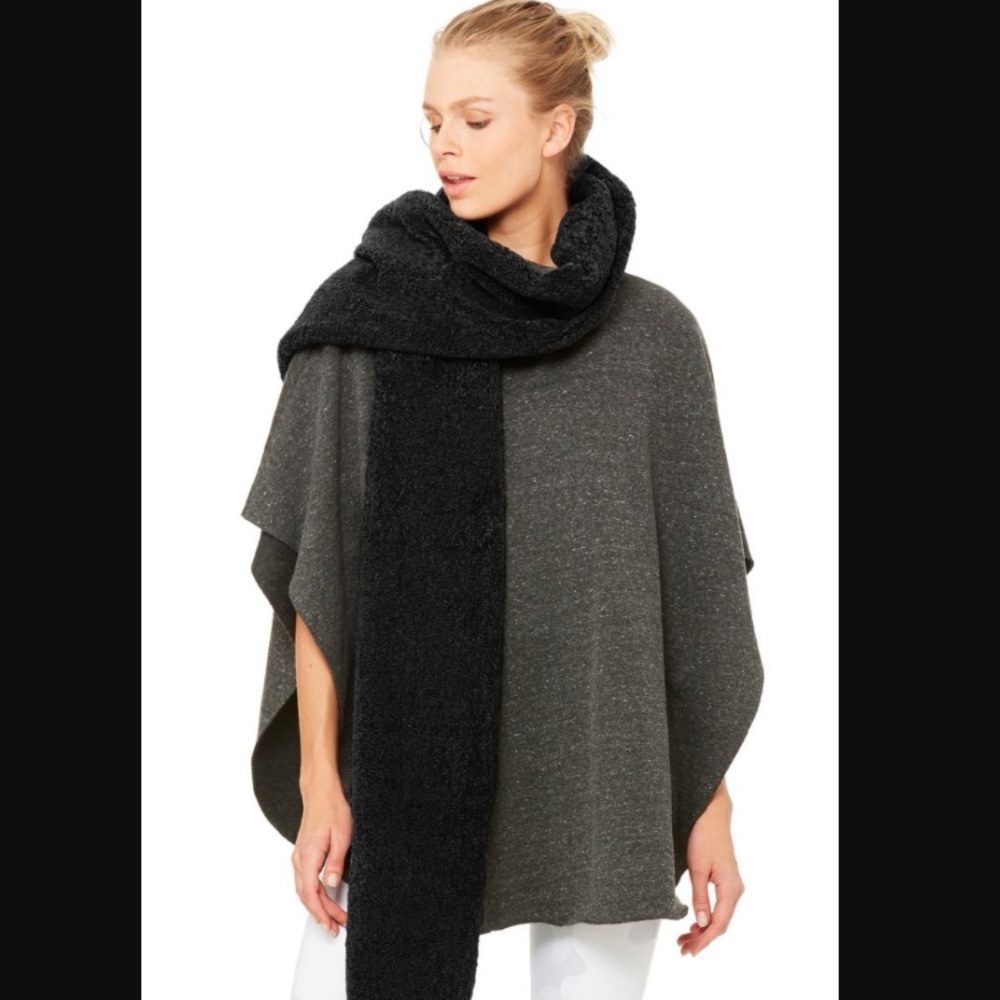 NWT Alo Yoga Wrap Poncho