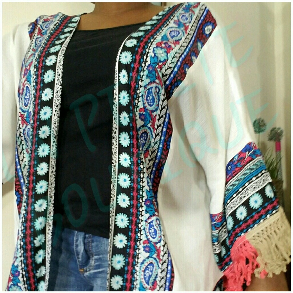 !!LAST ONE!! Kimono with a Fringe Hemline - Picture 3 of 8