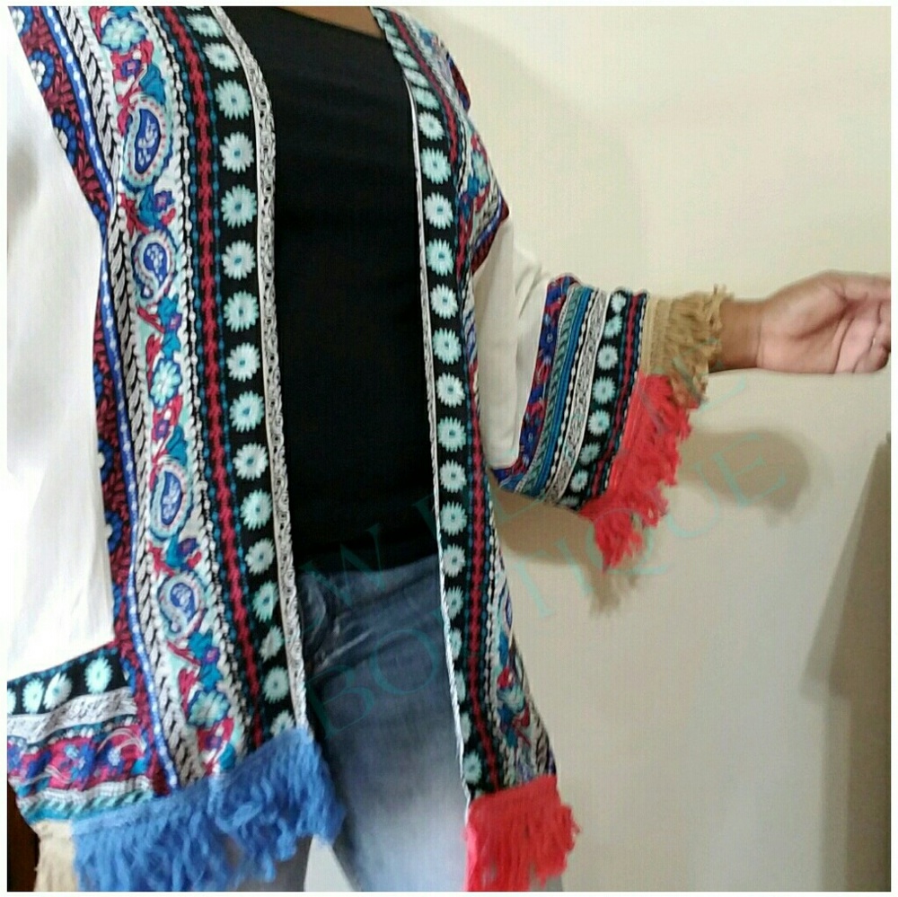 !!LAST ONE!! Kimono with a Fringe Hemline - Picture 6 of 8