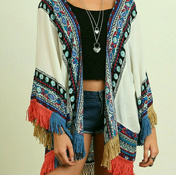 !!LAST ONE!! Kimono with a Fringe Hemline - Picture 2 of 8