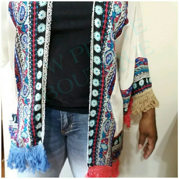 !!LAST ONE!! Kimono with a Fringe Hemline - Picture 7 of 8
