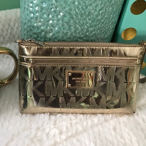 Micheal Kors wristlet authentic - Picture 1 of 4