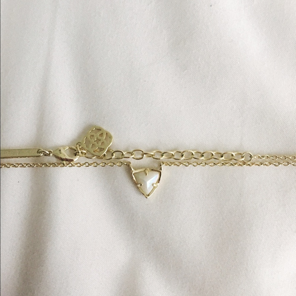 Kendra Scott necklace